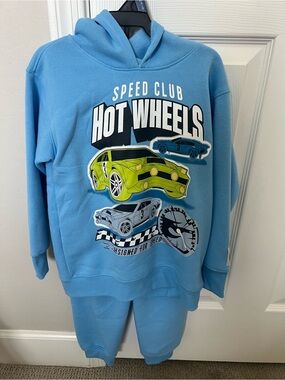 Hot Wheels Speed Club graphic hoodie and jogger pants set NWT size 4-5 $10